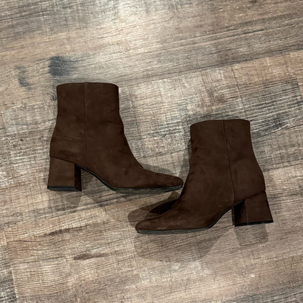 Old Navy Brown Suede Ankle Boots Size 8